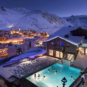 Village Montana Hotel